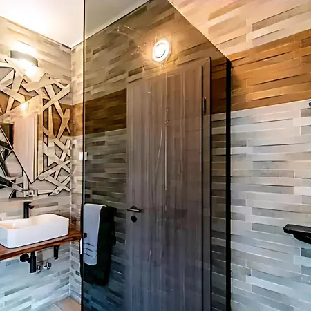 5 Schlafzimmer Eminentia Mit Meerblick Liznjan
