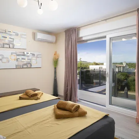 5 Schlafzimmer Eminentia Mit Meerblick Holiday home *