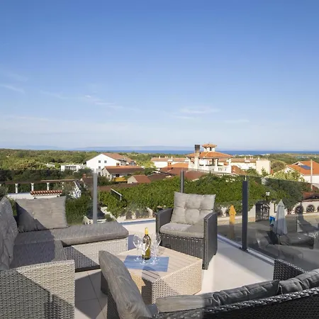 5 Schlafzimmer Eminentia Mit Meerblick * Liznjan