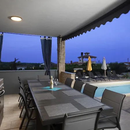 5 Schlafzimmer Eminentia Mit Meerblick Holiday home