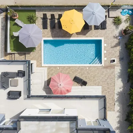 5 Schlafzimmer Eminentia Mit Meerblick Holiday home Liznjan